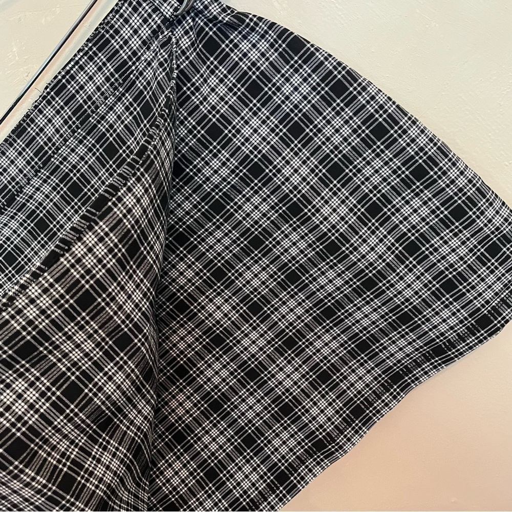Hollister Black White Plaid Ultra High Rise Skirt Schoolgirl Prep Preppy Size XS - Picture 3 of 13